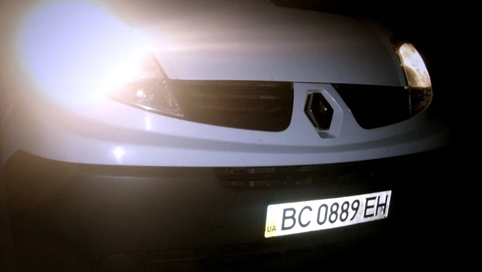 Renault Trafic Білий 2.0 DCI 4