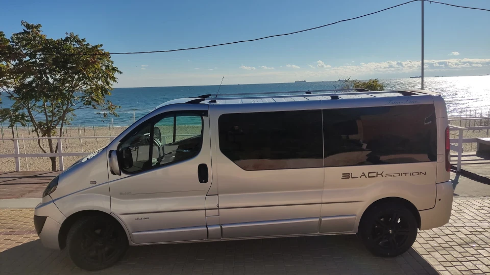 Renault Trafic Black edition