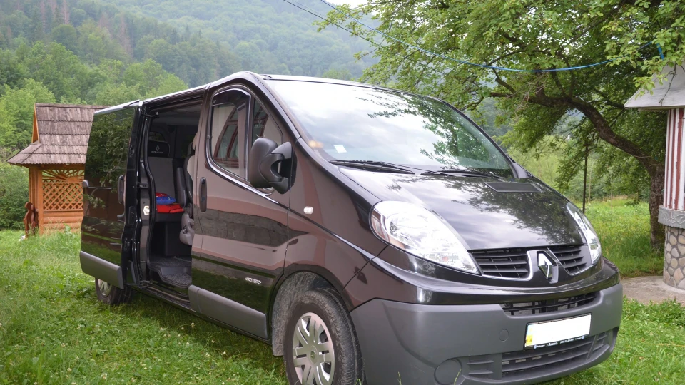 Renault Trafic Black Rider 2.5 turbo 2