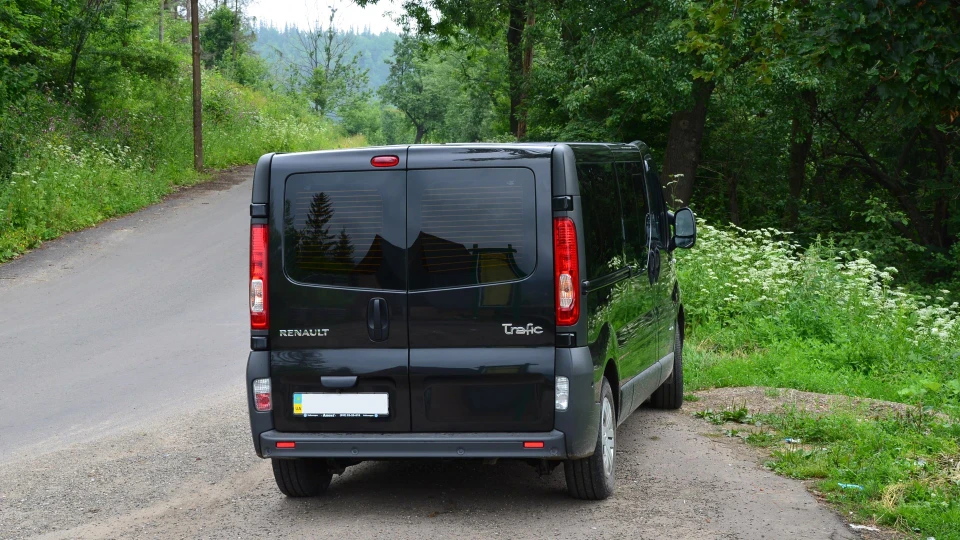 Renault Trafic Black Rider 2.5 turbo 3