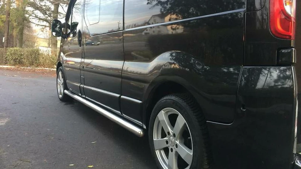 Renault Trafic Чорний танк 2