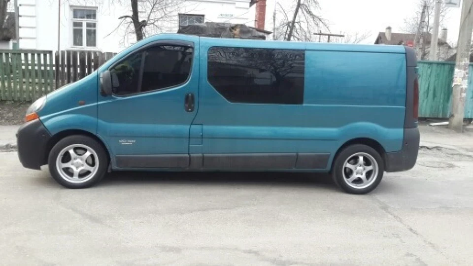 Renault Trafic гучний бусик 4