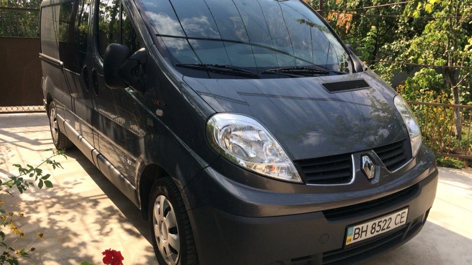 Renault Trafic Long 2.5 на рОботе 5