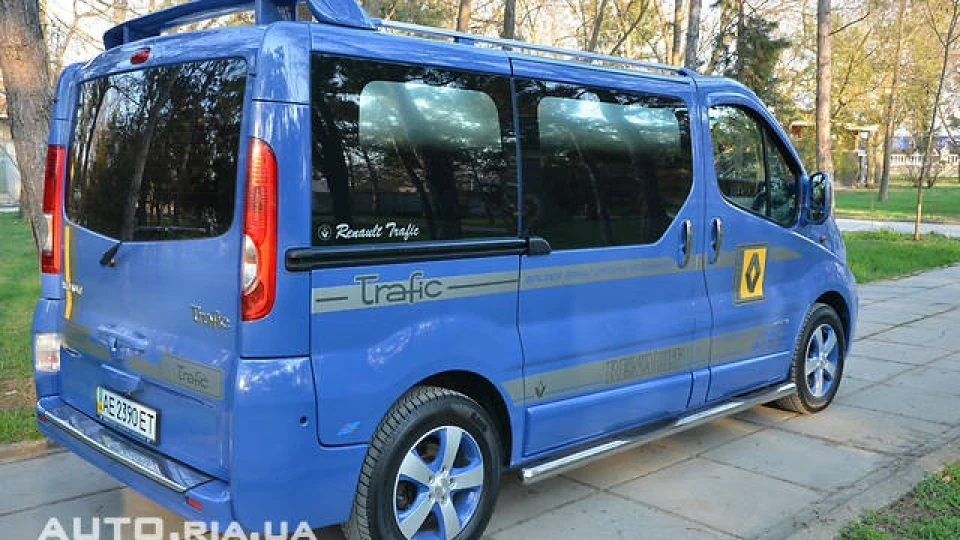 Renault Trafic Небесно-синій Бусик 4