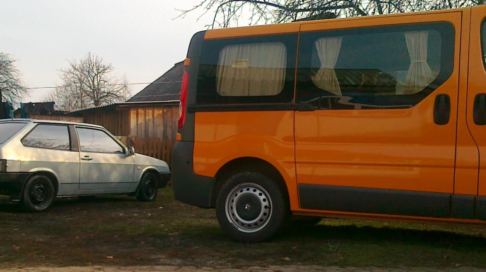 Renault Trafic помаранч 3