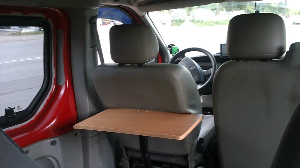 Renault Trafic Ракета, червоного кольору 5