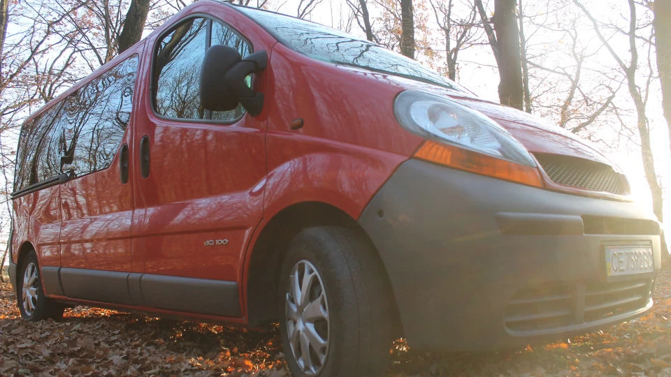 Renault Trafic red Trafic 5