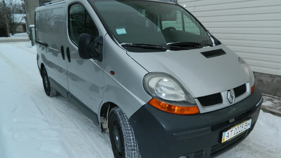 Renault Trafic сріблястий трудьага) 3