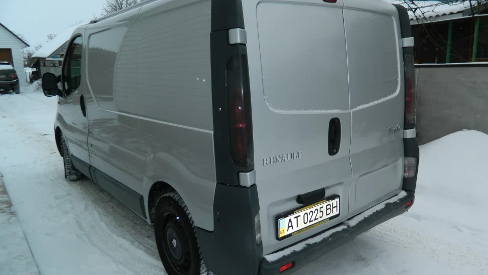 Renault Trafic сріблястий трудьага) 4