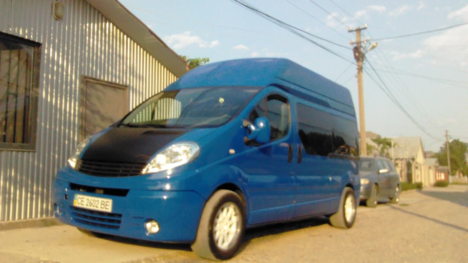 Renault Trafic Синє вітрило 5