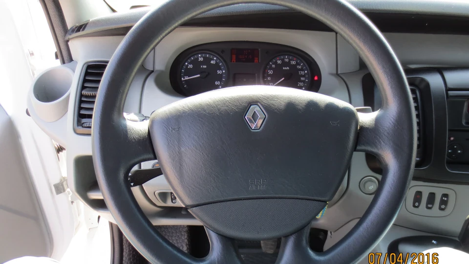 Renault Trafic СніжокI'm a robot