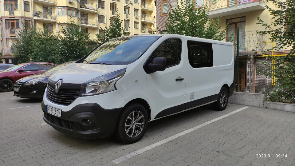 Renault Trafic VanTraveler 3