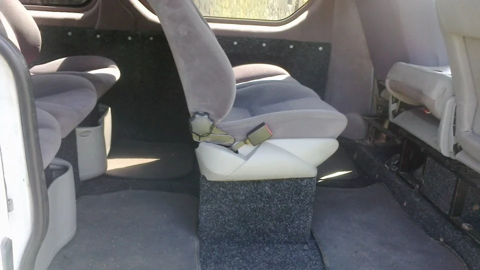 Renault Trafic white sturgeon 4