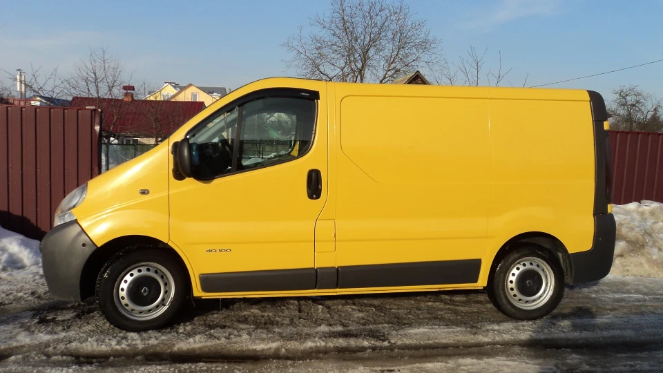 Renault Trafic жовтий 2