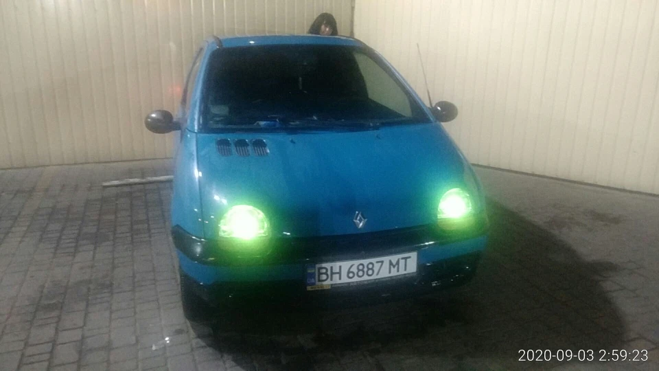 Renault Twingo Бджола C3g 4