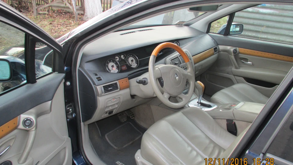 Renault Vel Satis 3.5 V6 Intiale Paris 4