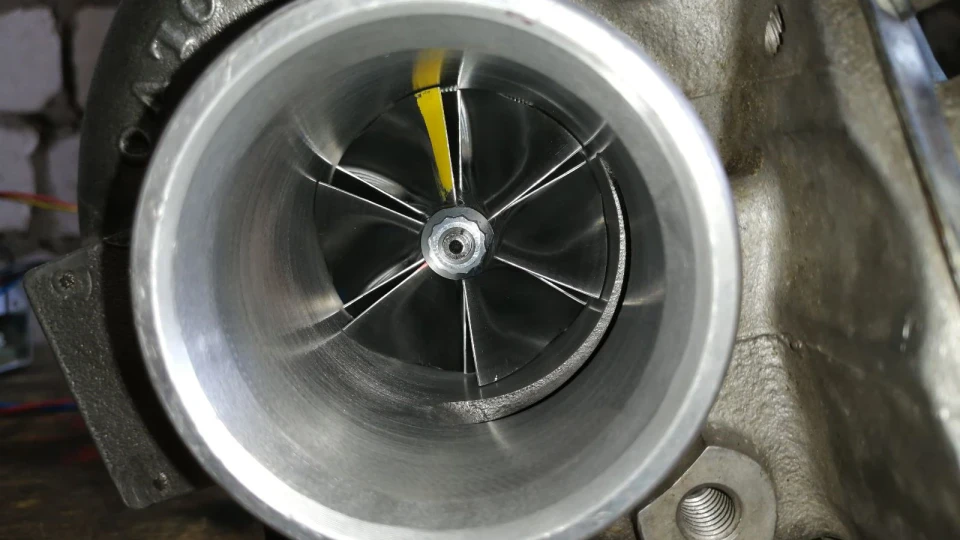 Saab 9-3 2.0T Aero Born from jets 5