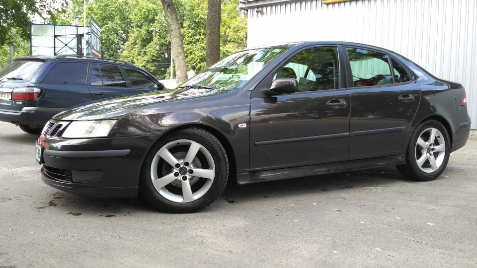 Saab 9-3 Саамоліт 2