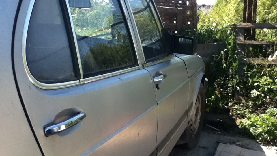 Saab 900 2.0 sedan 3