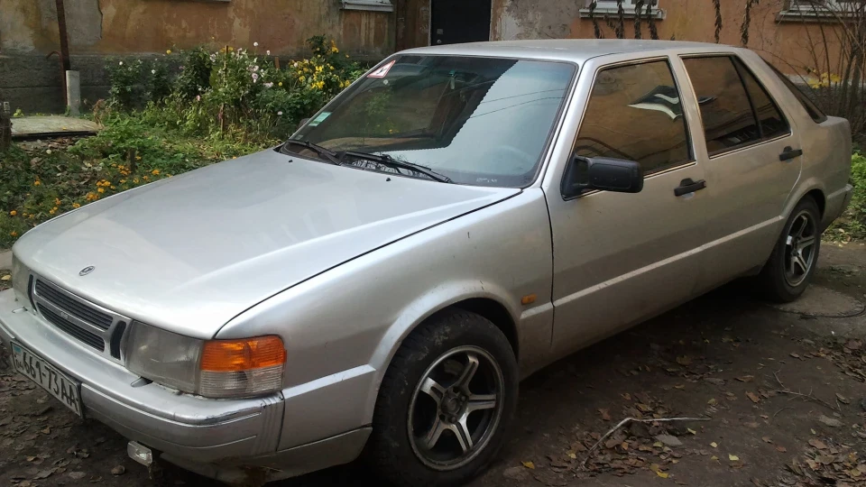 Saab 9000 silver-metal
