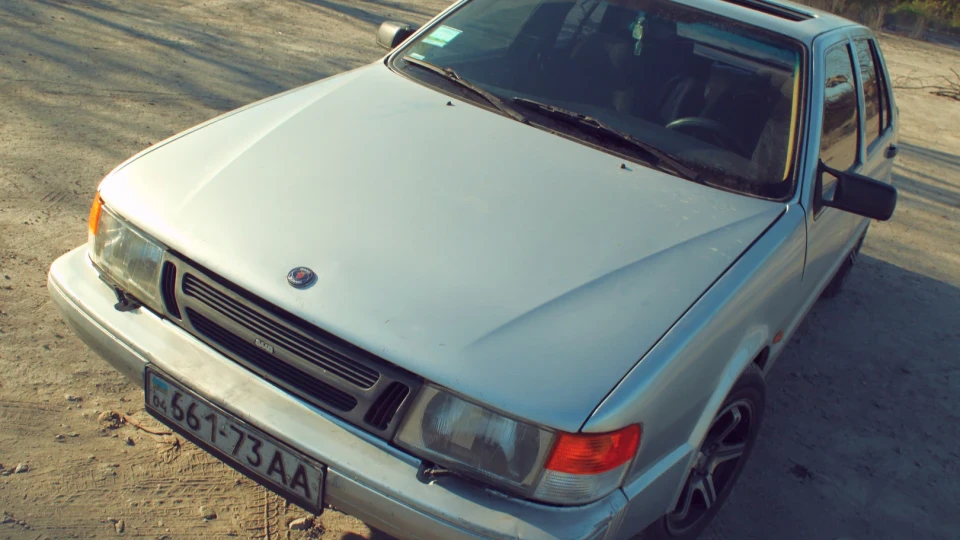 Saab 9000 silver-metal 4