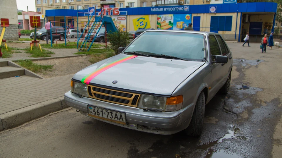 Saab 9000 silver-metal 5