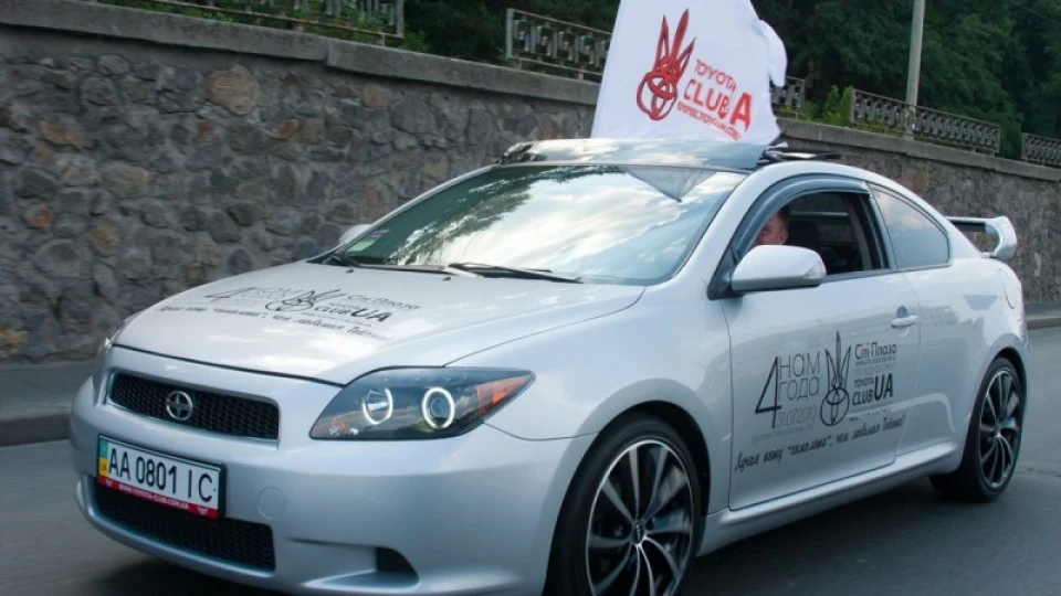 Scion tC 2
