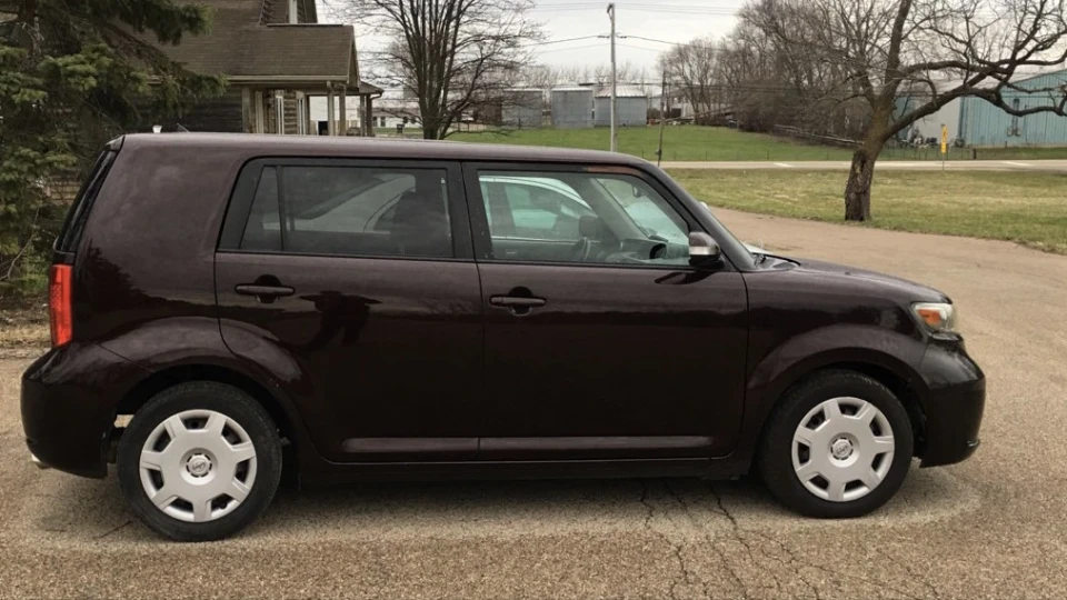 Scion xB 5