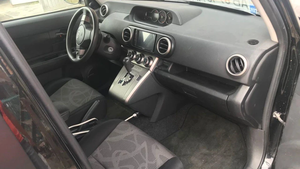 Scion xB 5