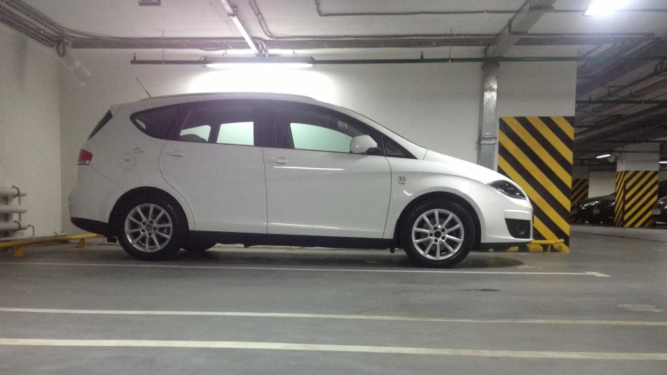 SEAT Altea XL Ями немає