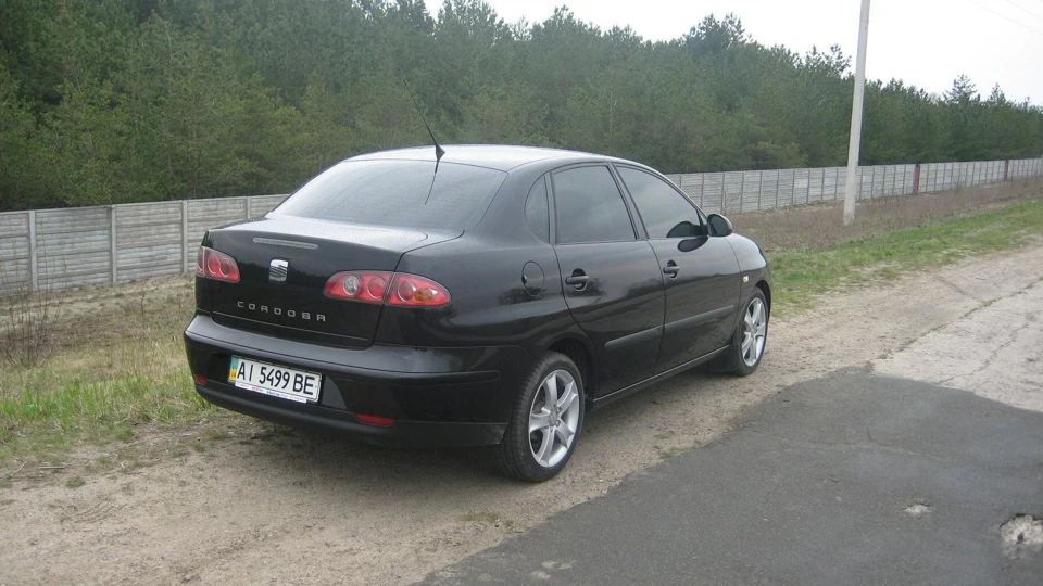 SEAT Cordoba чорний металік