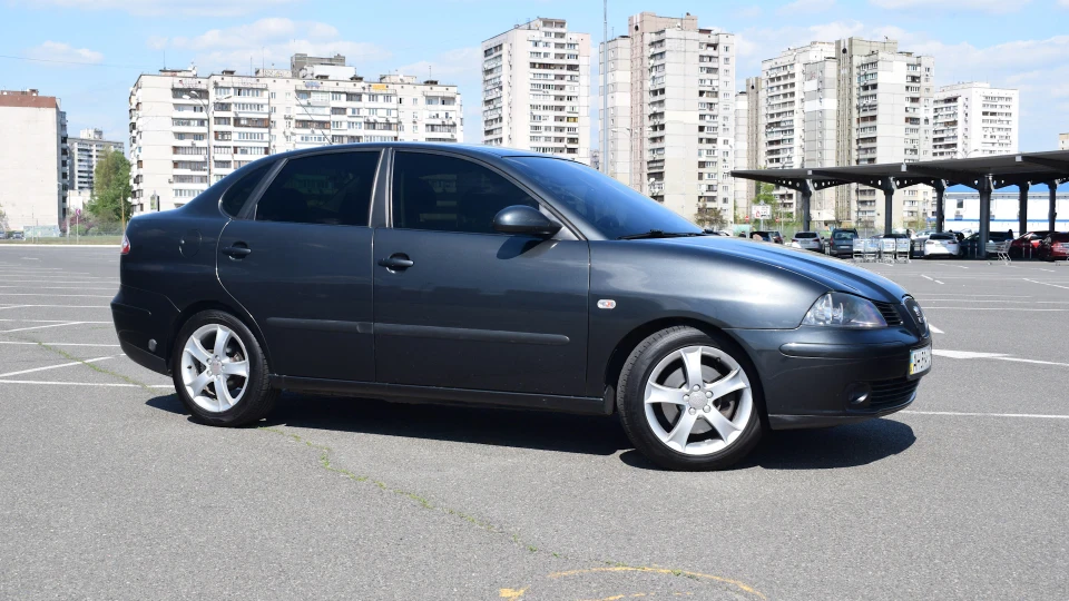 SEAT Cordoba "Graphite" 3