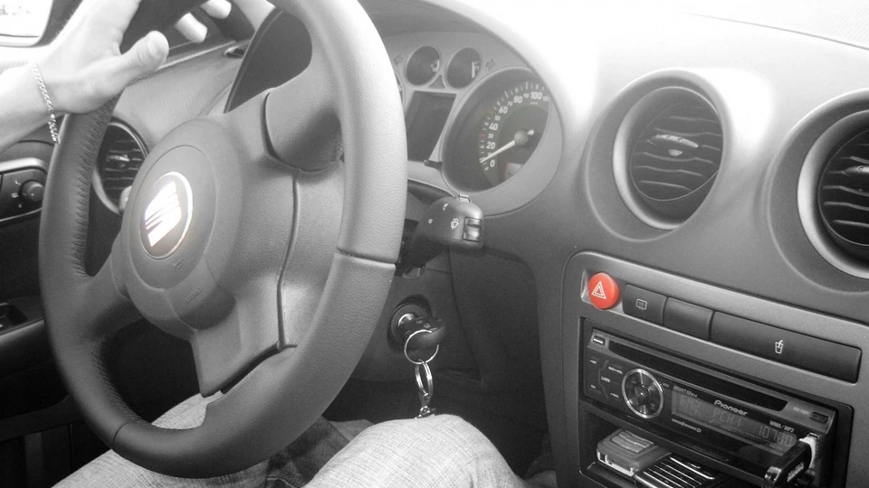 SEAT Cordoba Червоний Торнадо