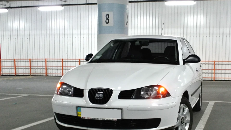 SEAT Cordoba White 2