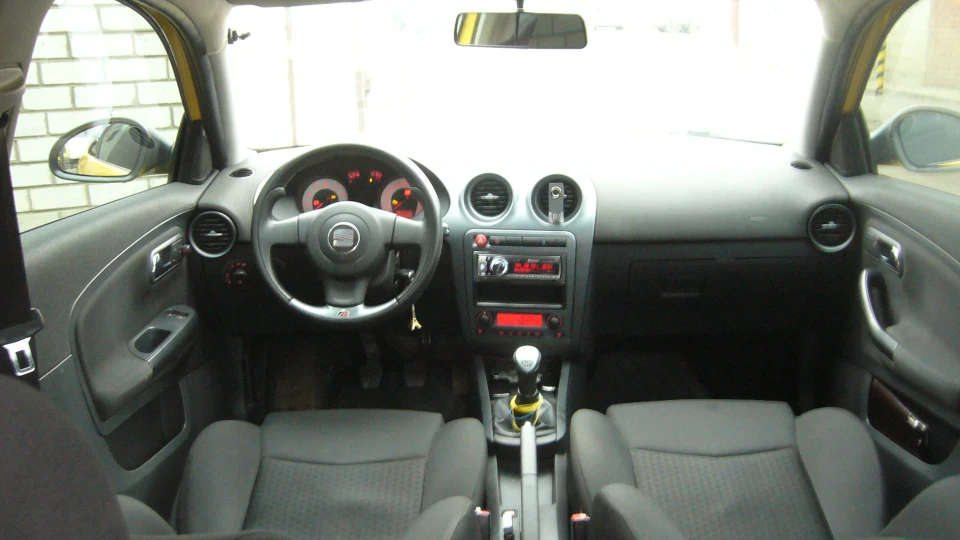 SEAT Ibiza FR 1.8 turbo 5