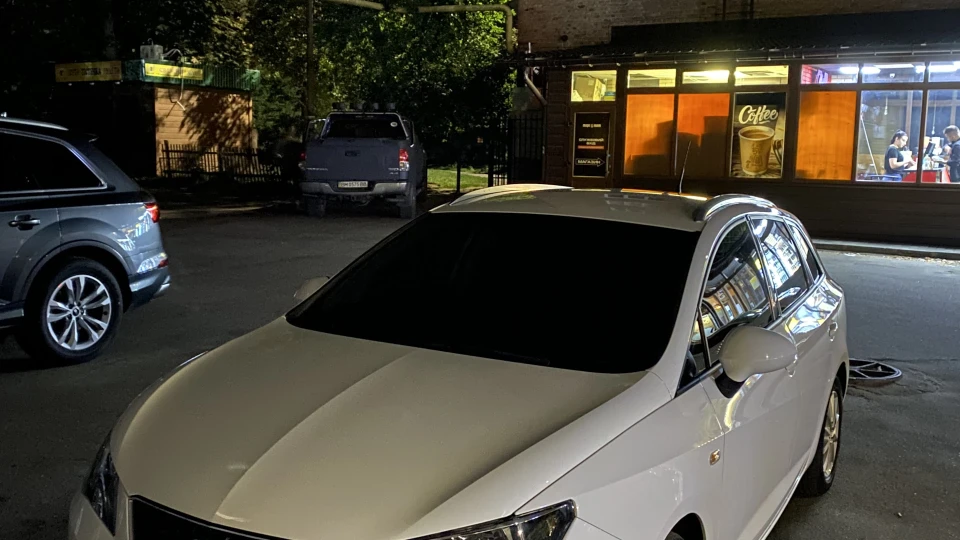SEAT Ibiza білий турбо SEAT 3