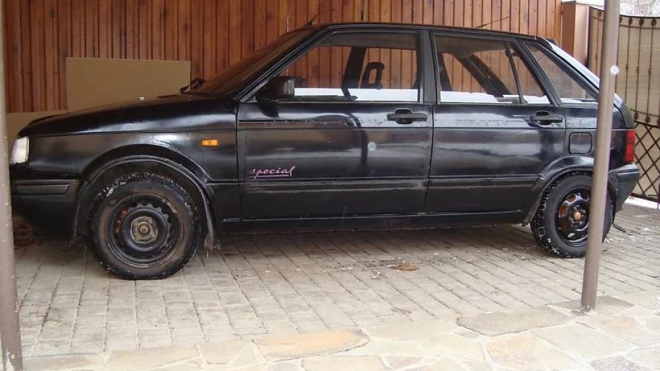 SEAT Ibiza чорная черепашка 0,9 2