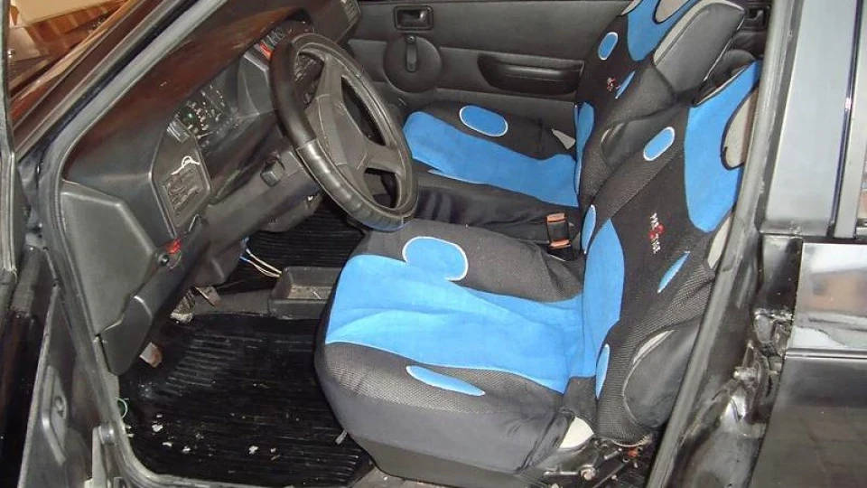 SEAT Ibiza чорная черепашка 0,9 4