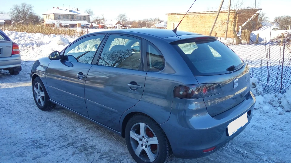 SEAT Ibiza DUAL 4