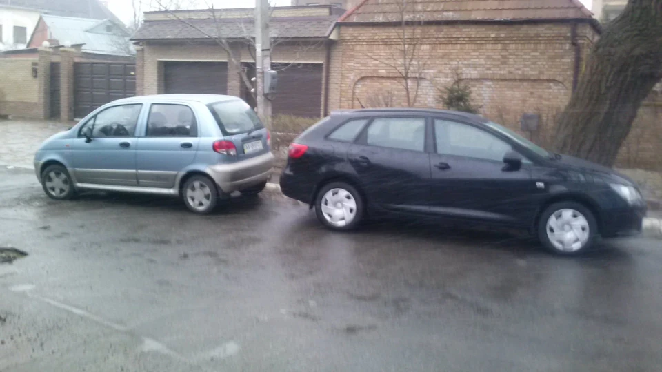 SEAT Ibiza космічний чорний))