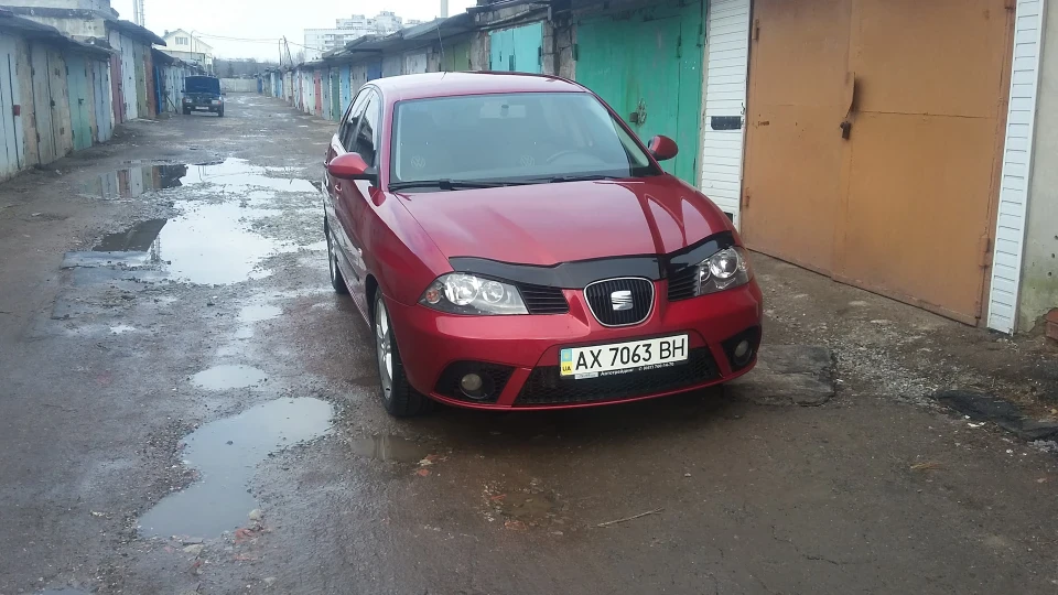 SEAT Ibiza Червона 2.0