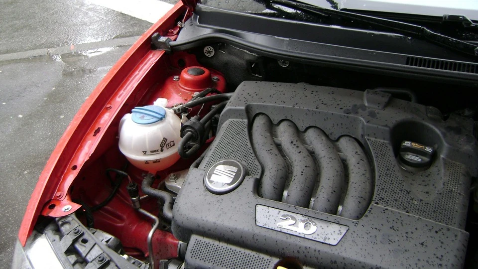 SEAT Ibiza Червоний метеллік 2.0 2