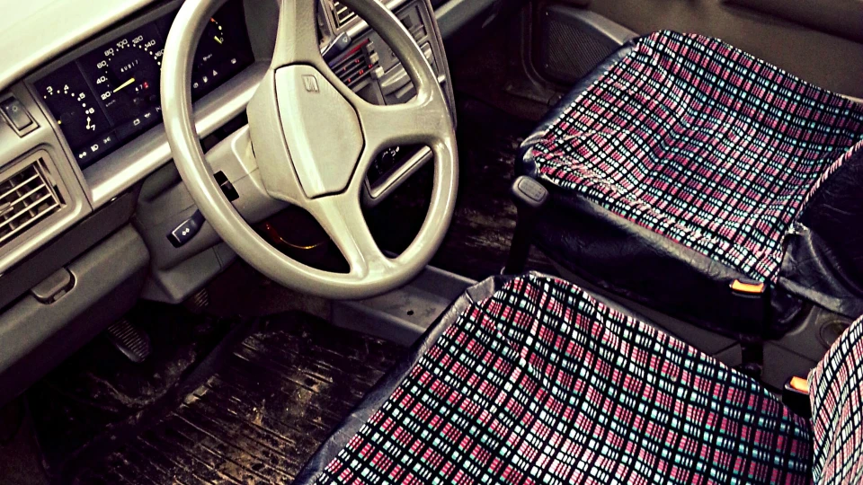SEAT Ibiza Піднята з колін 5