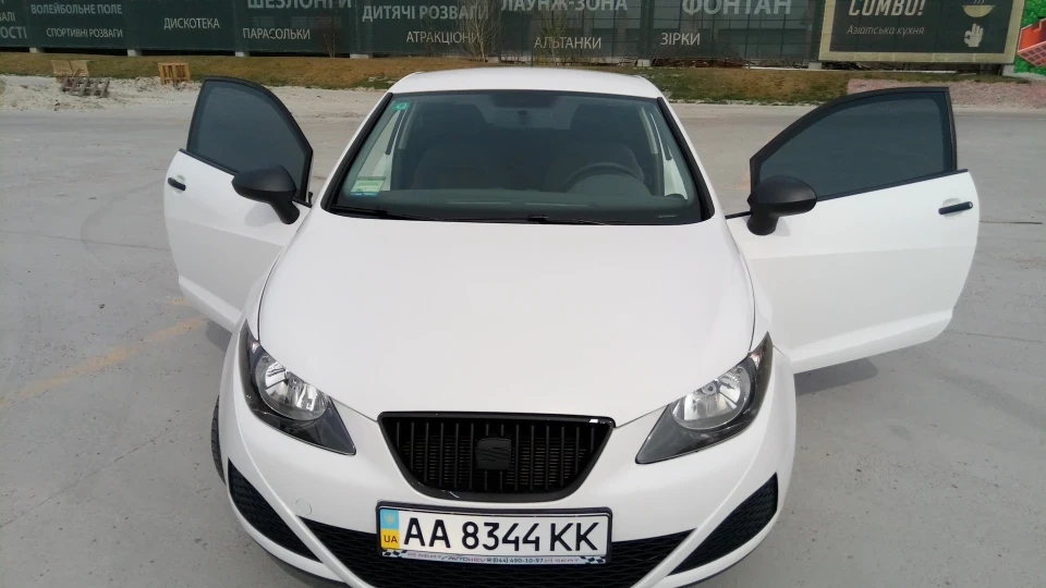 SEAT Ibiza SC 2