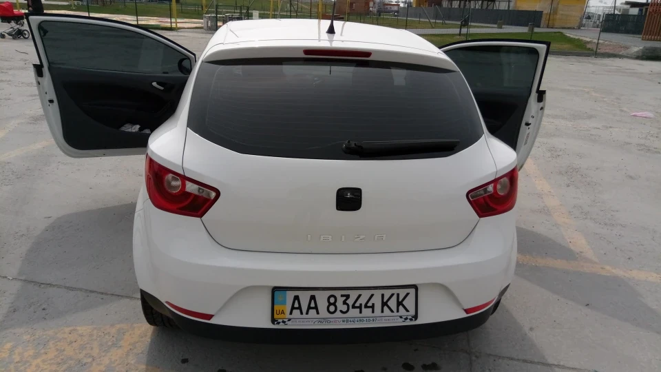 SEAT Ibiza SC 3