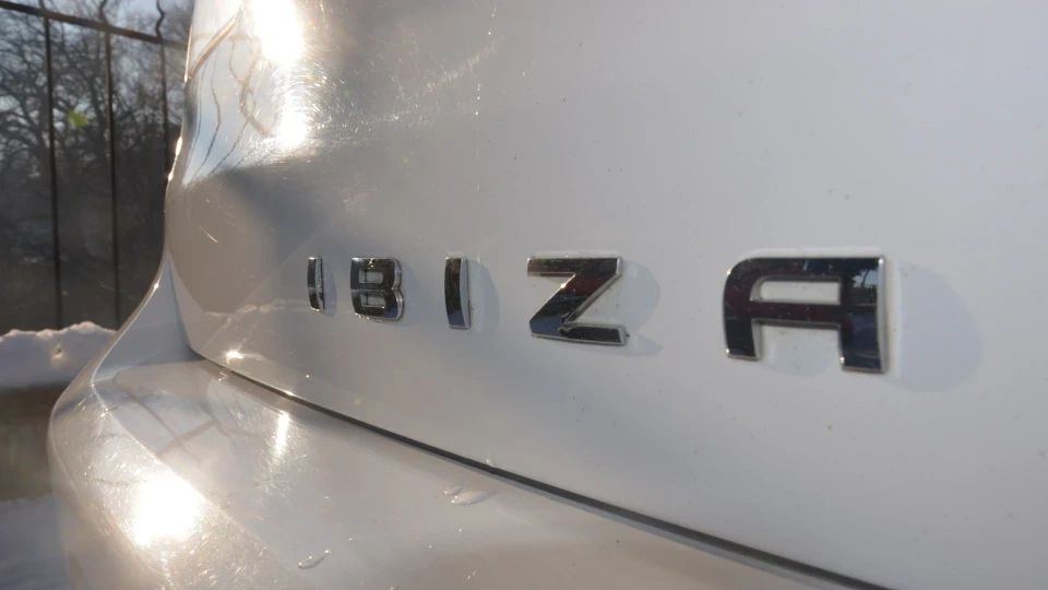 SEAT Ibiza Sport White 3