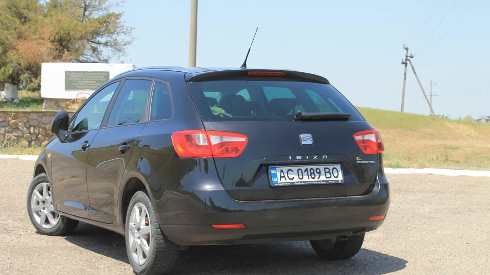 SEAT Ibiza ST 3