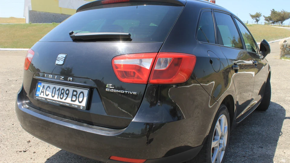 SEAT Ibiza ST 4