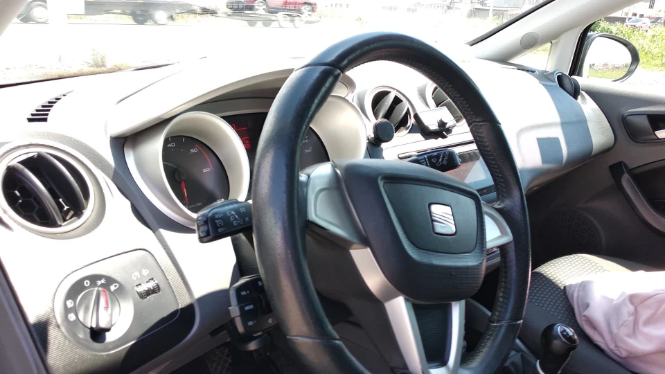SEAT Ibiza Равлик 1,2 tdi ecomotiv 3
