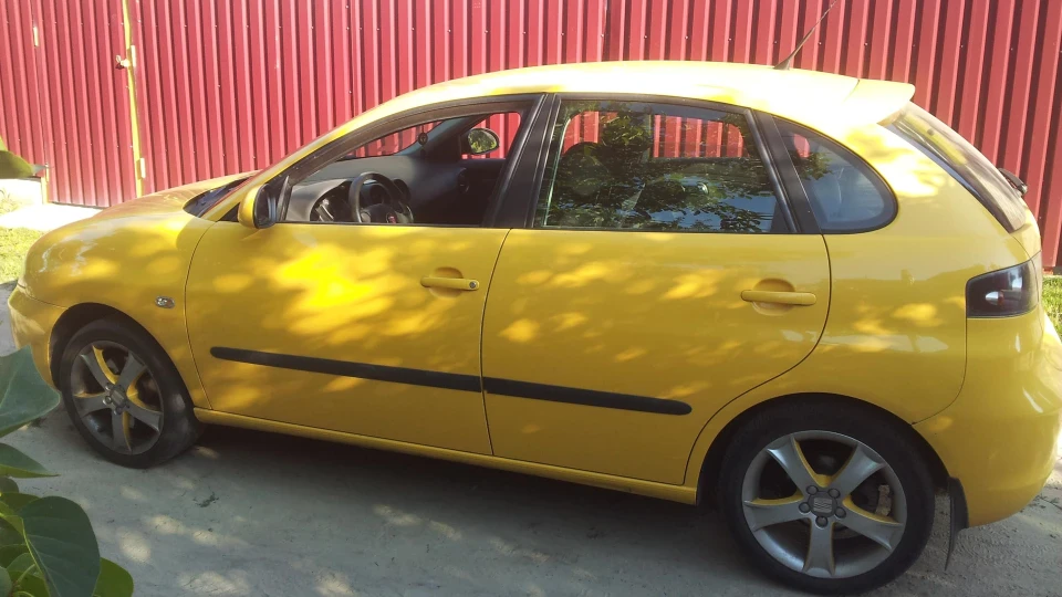 SEAT Ibiza жовтий ))) 2
